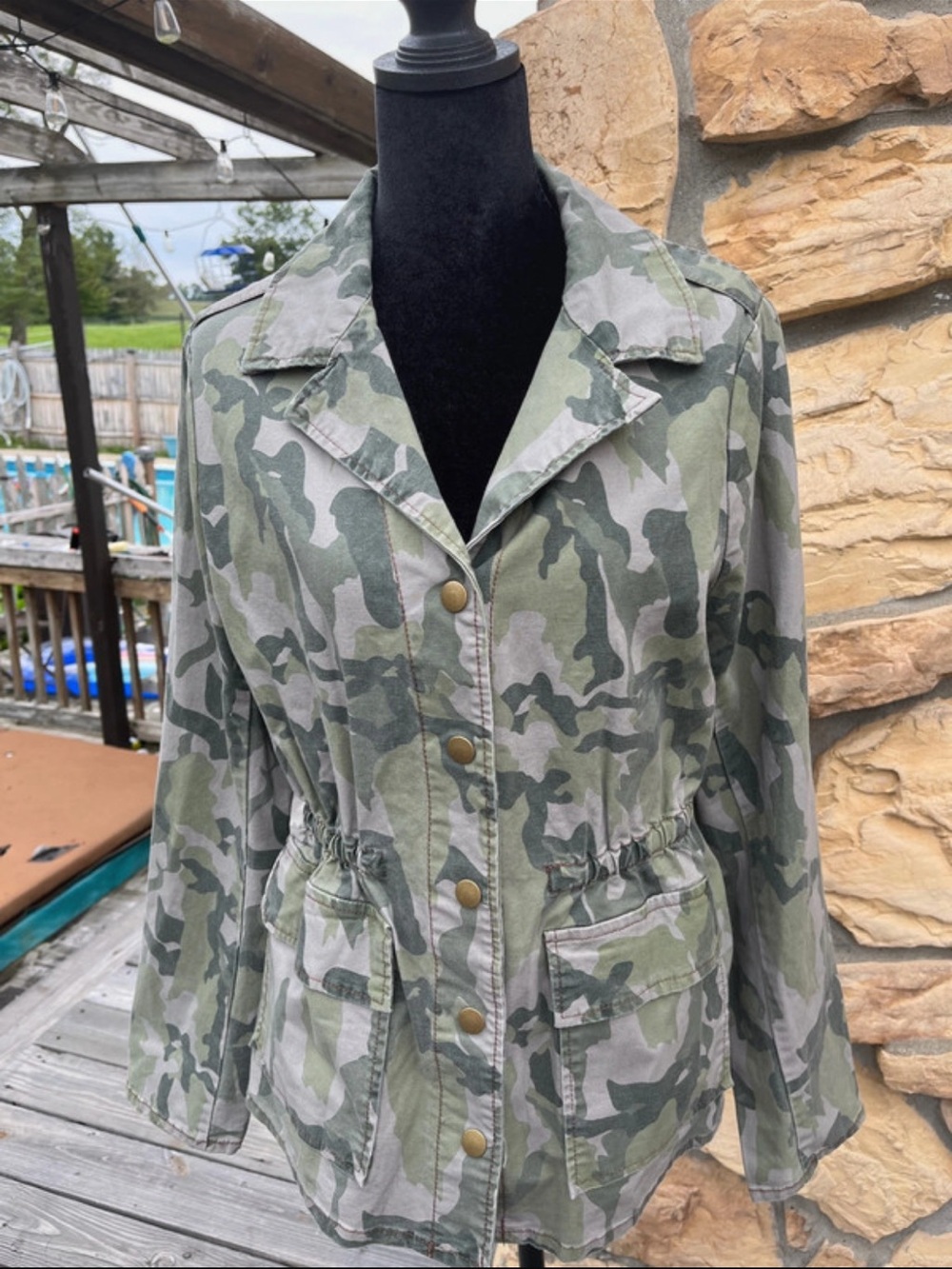 Decree Women's Camo Utility Jacket in Green and Gray